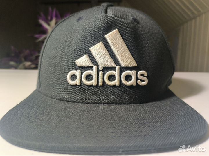 Бейсболка adidas snapback logo cap оригинал