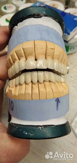 Зубной техник