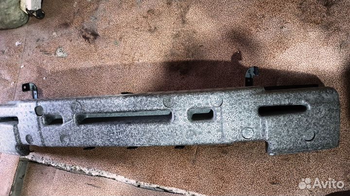 Усилитель переднего бампера Chevrolet Aveo t250