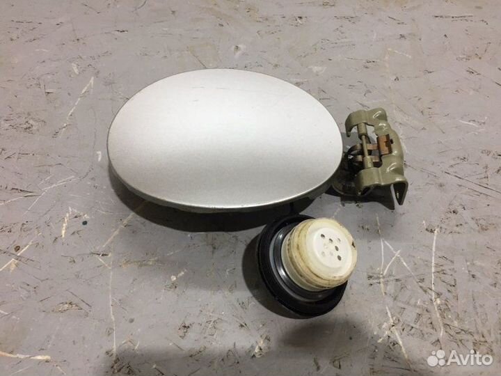 Лючoк бензобака Nissan Note E11