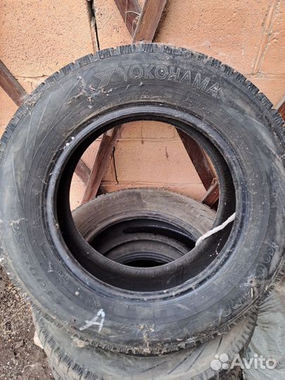 Yokohama Ice Guard Studless IG50 235/60 R16