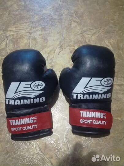 Боксерские перчатки