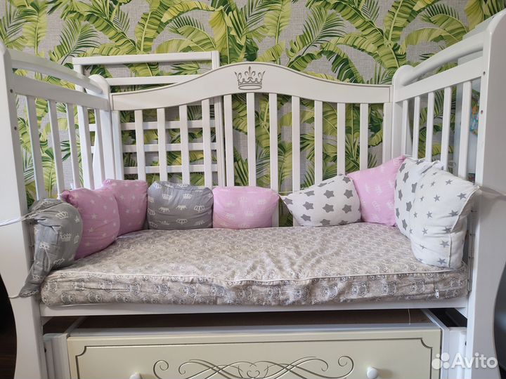 Детская кроватка с пеленальным комодом