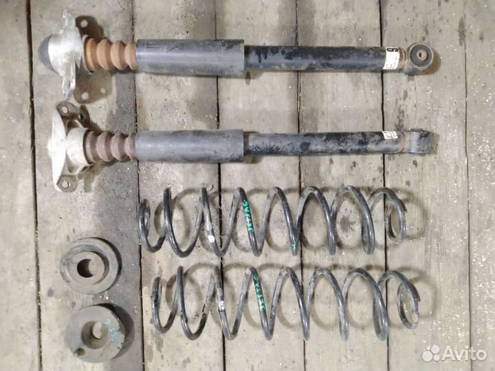 Амортизаторы Пружины задние Jetta 6