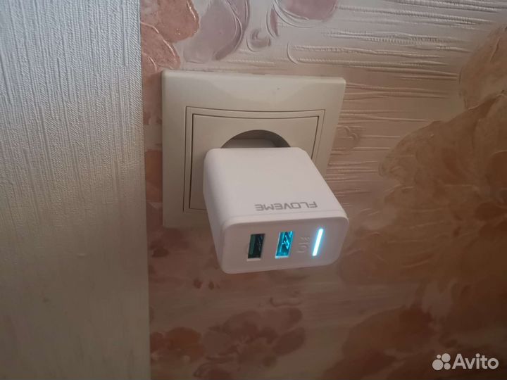 Зарядное устройство для смартфонов и планшетов с и