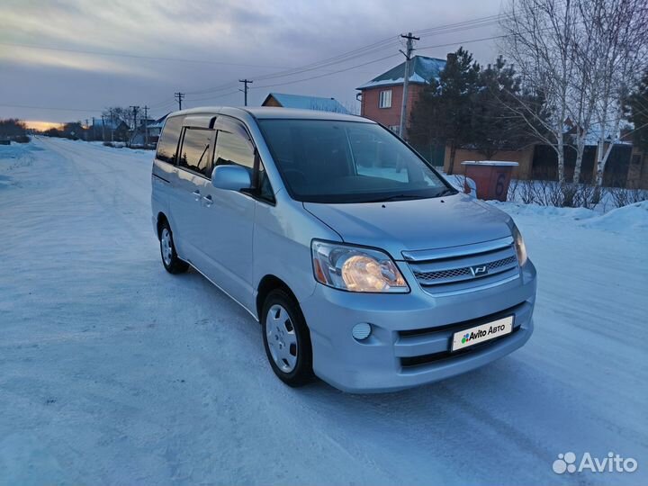 Toyota Noah 2.0 AT, 2005, 275 000 км