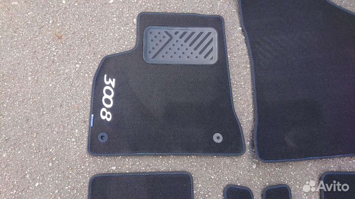 Коврики в салон Peugeot 3008 1 / 2 (Оригинал)