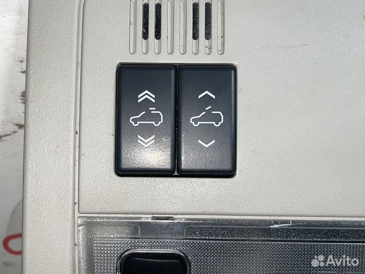 Плафон салонный Cadillac Escalade GMT900