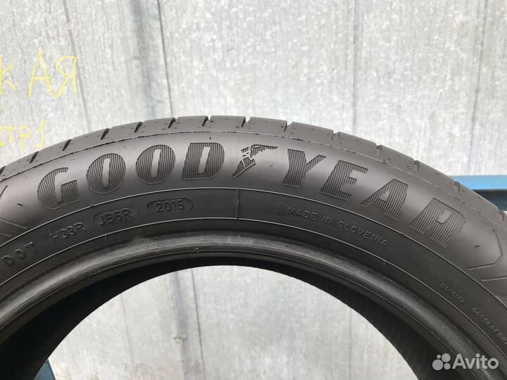 Goodyear UltraGrip Performance 215/55 R17