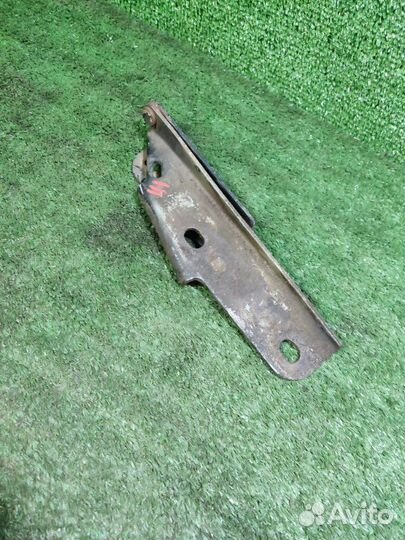 Петля капота левая LADA Kalina