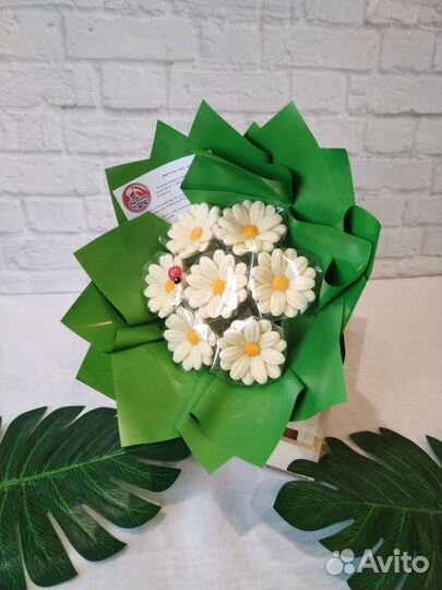 Букет ромашек из шоколада