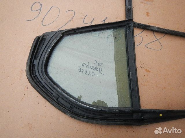 Стекло двери задней правой (форточка), Skoda (Шкод