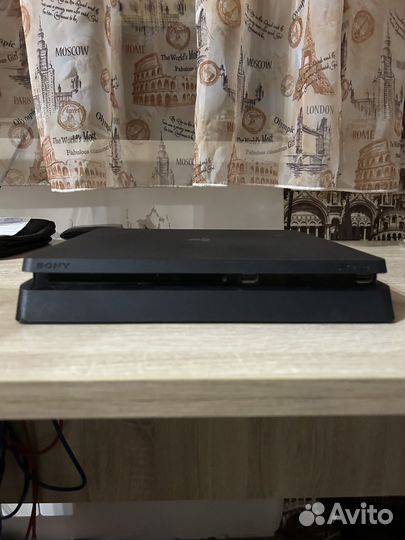 Sony PS4 slim