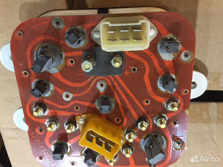 Комбинация приборов Волга газ 2410,Чайка газ-14