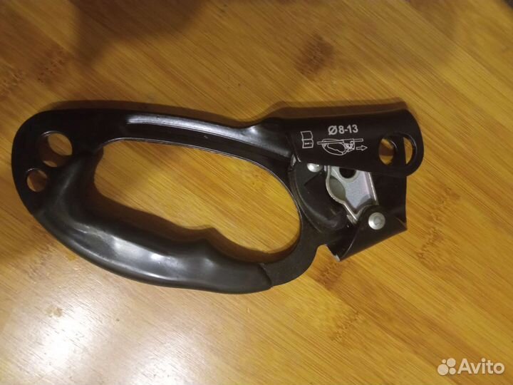 Зажим ручной жумар правый Vento