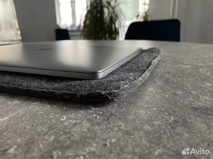 Apple Macbook Pro 13 2019 8/128/i5 143 цикла