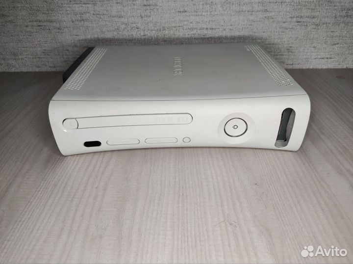Xbox 360 320Gb 44игры freeboot