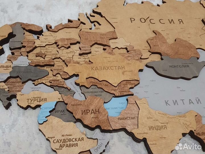 Карта мира из дерева