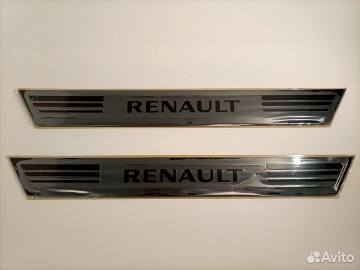 Накладки на пороги с надписью Renault 2шт