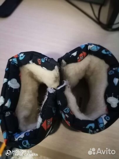 Продам детскую обувь