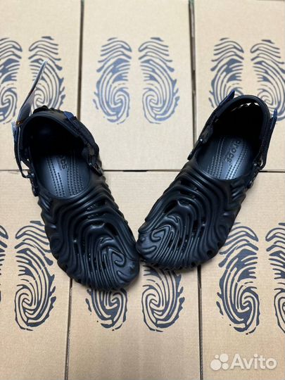 Salehe Bembury x Crocs черные кроксы тапки шлёпки