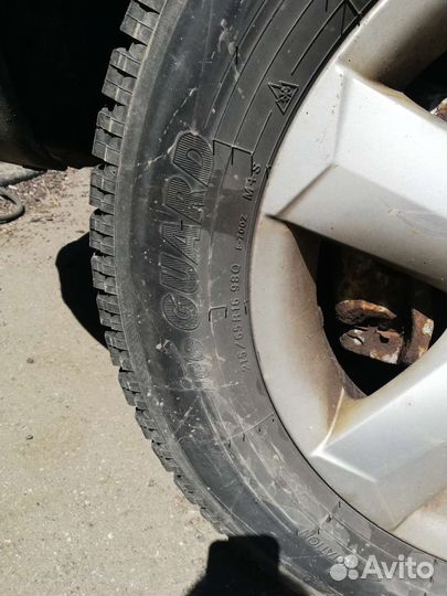 Yokohama Ice Guard F700Z 215/65 R16