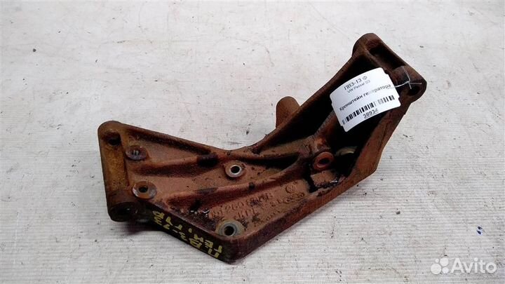 Кронштейн генератора volkswagen Passat B3