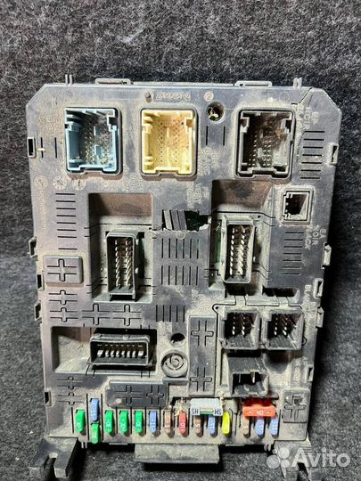 Блок предохранителей Citroen C4 1