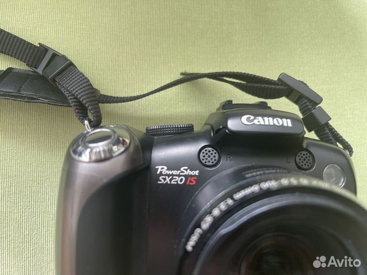 Компактный фотоаппарат canon