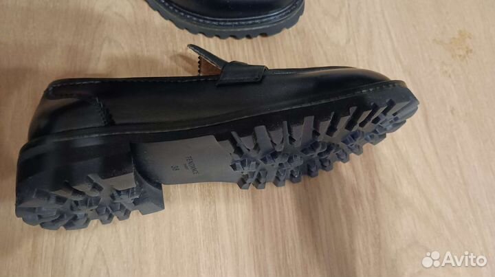 Лоферы женские 38 размер новые