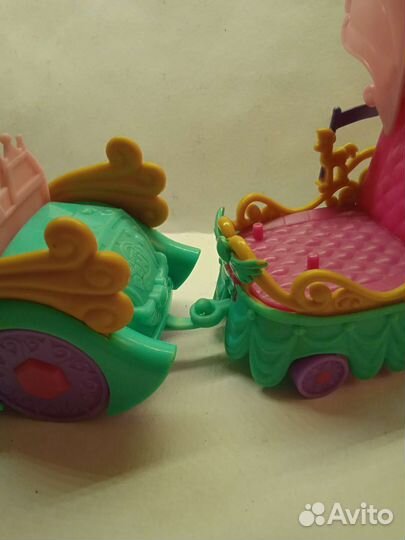 Трон Искорки и машинка Спайка. My little pony