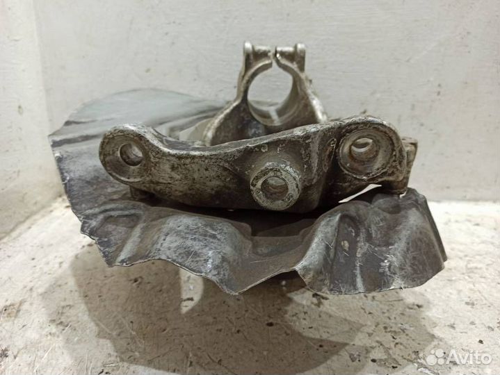 Кулак передний правый бмв