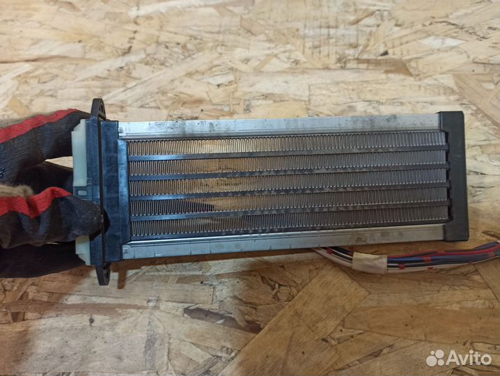 Радиатор электрический Toyota Corolla E150