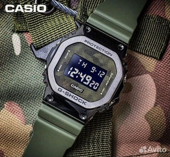 Наручные часы Casio G-Shock GM-5600B-3E