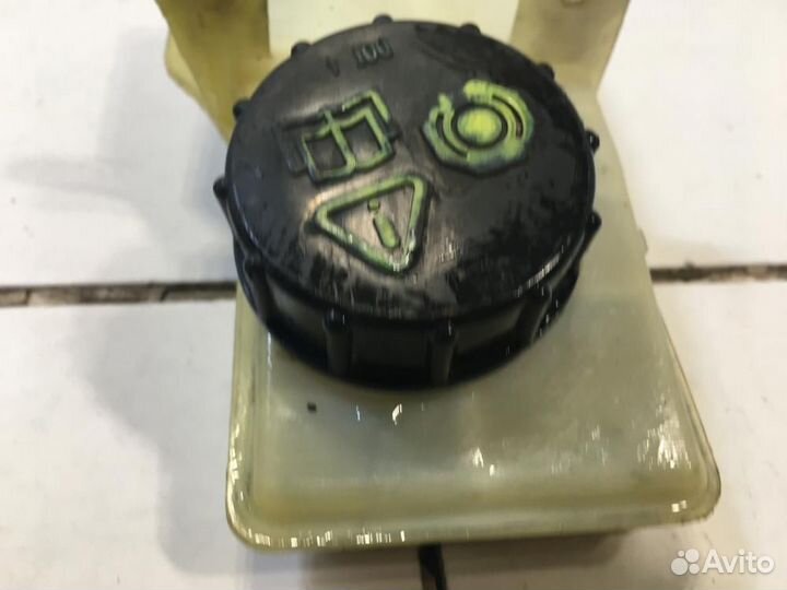 Бачок главного тормозного цилиндра Ford C-MAX C344