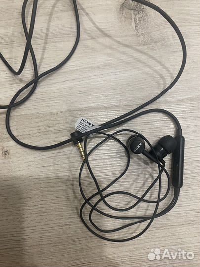 Проводные наушники