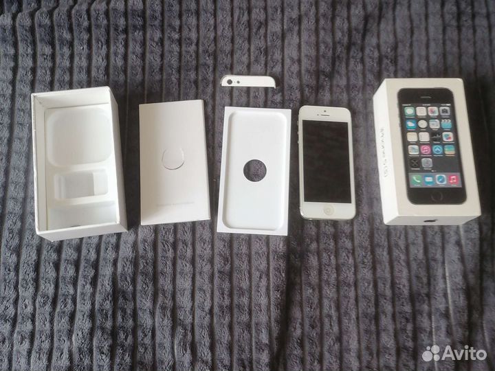 Телефон iPhone 5