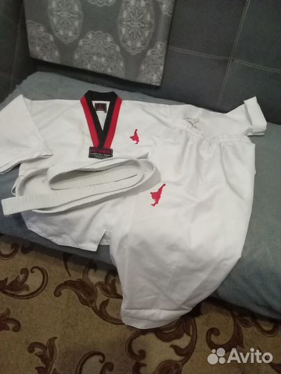 Костюм для тхэквондо