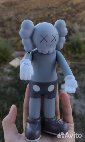 Фигурка Kaws
