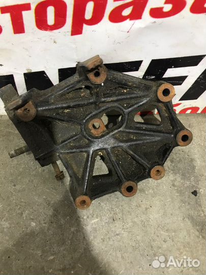 Кронштейн кондиционера Mitsubishi Galant 1.8 2000