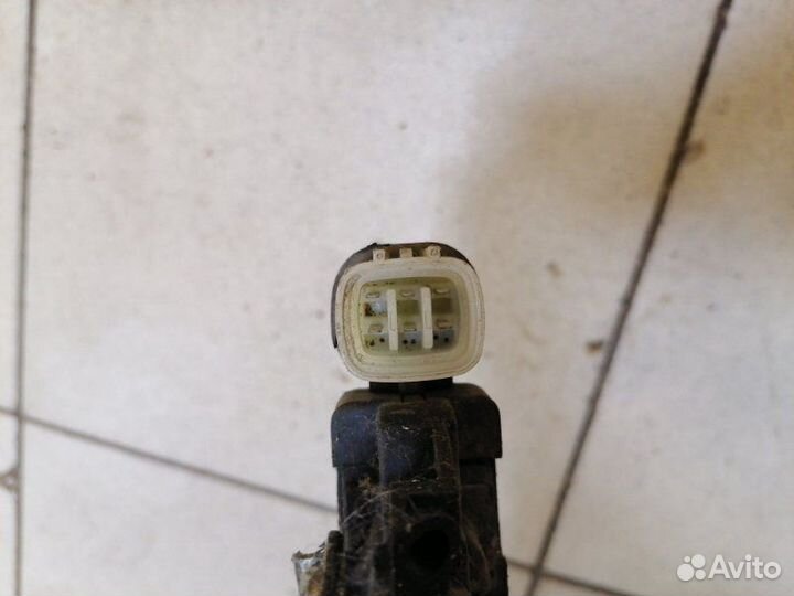 Стеклоподъемник передний правый Mitsubishi L200