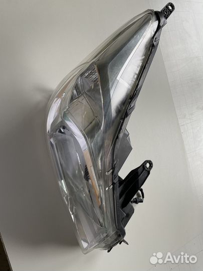 Фара передняя правая от Subaru Forester 4 SJ 2014