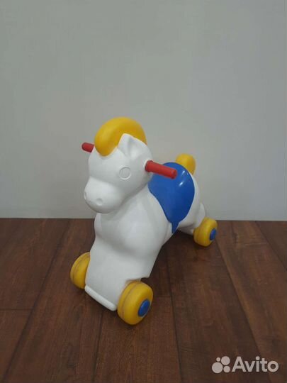 Лошадка каталка