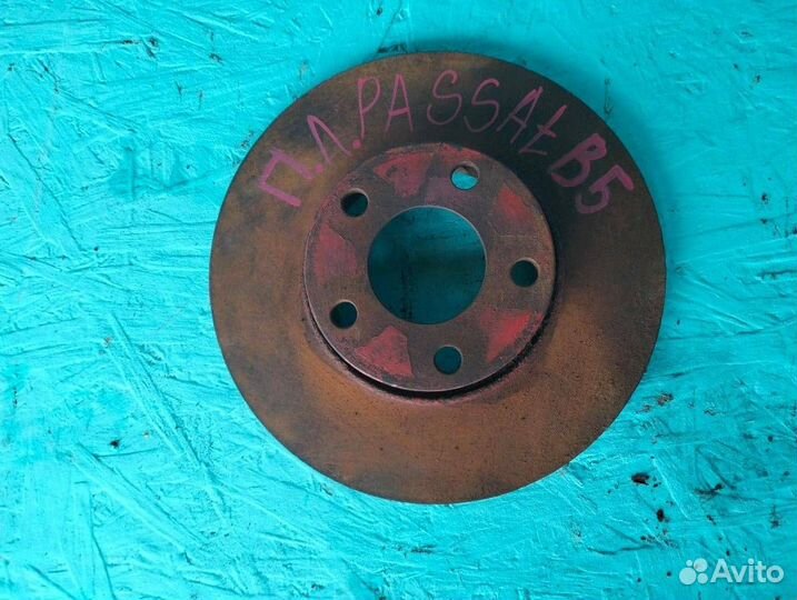 Тормозной диск передний VW Passat B5