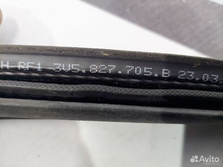 Уплотнитель двери багажника Skoda Superb 3V3 1.4