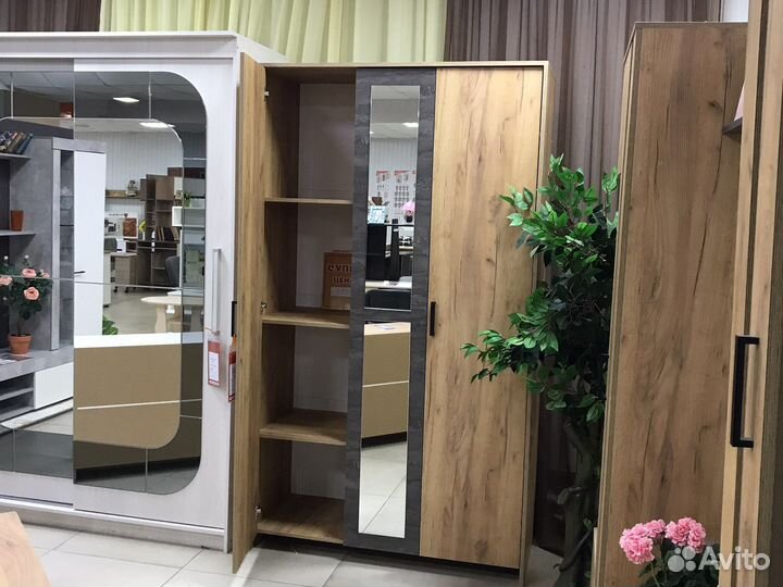 Шкаф 3х дверный