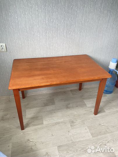 Кухонный стол