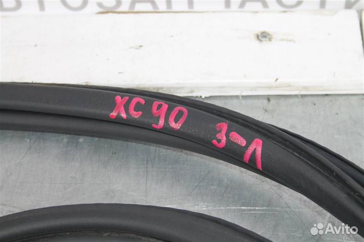 Уплотнитель кузова задней левой двери Volvo XC90
