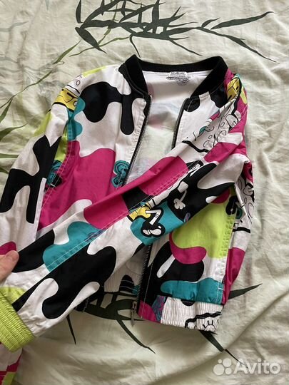 Яркий бомбер для девочки