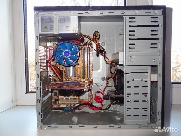 Cис.блок 4 ядра на Intel C2Q6600/4/320/gt9600